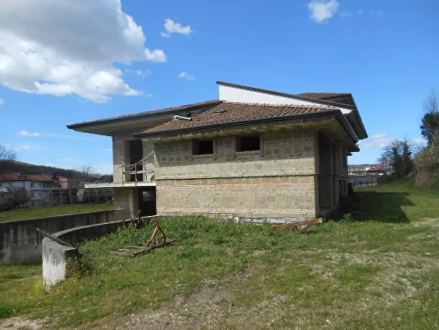 Immagine 9 di Locale commerciale in vendita  in VIA TAVERNA MELE a Calvi Risorta