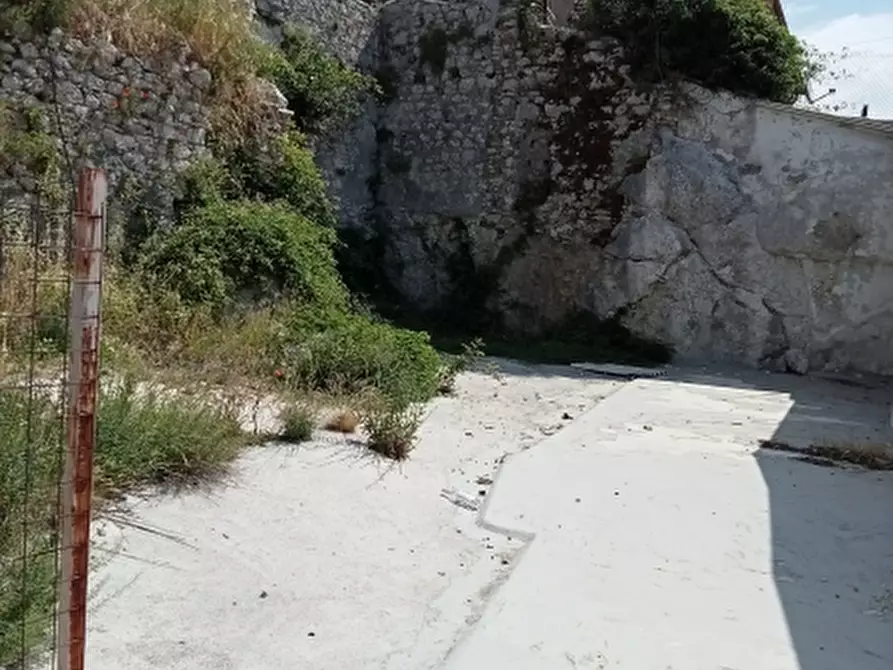 Immagine 4 di Terreno industriale in vendita  a Letino