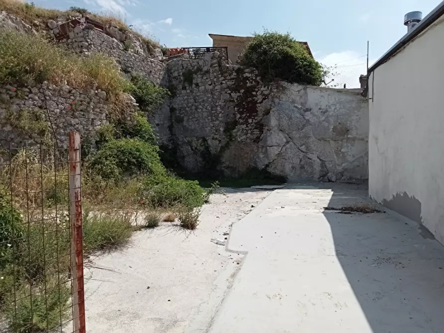 Immagine 5 di Terreno industriale in vendita  a Letino