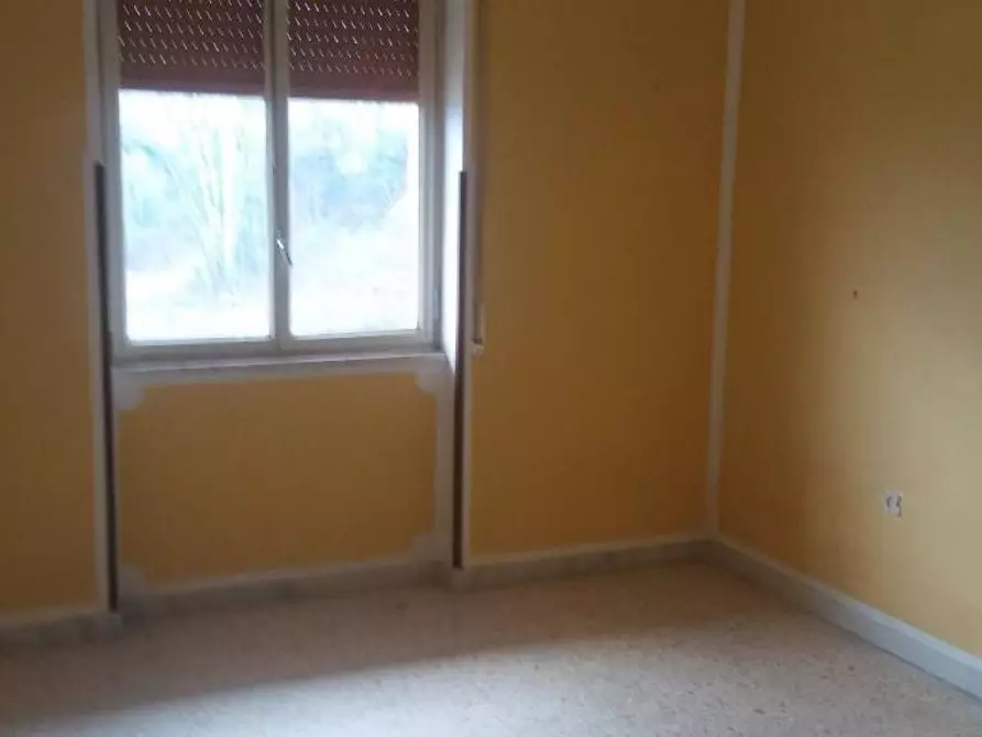 Immagine 10 di Appartamento in vendita  in Via Case Sparse Tora a Tora E Piccilli