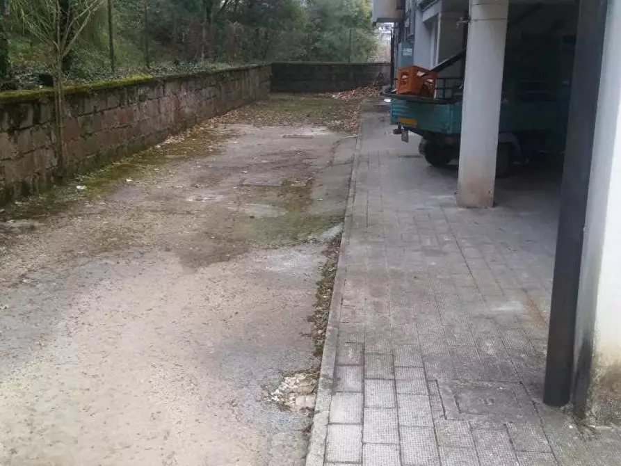 Immagine 2 di Appartamento in vendita  in Via Case Sparse Tora a Tora E Piccilli