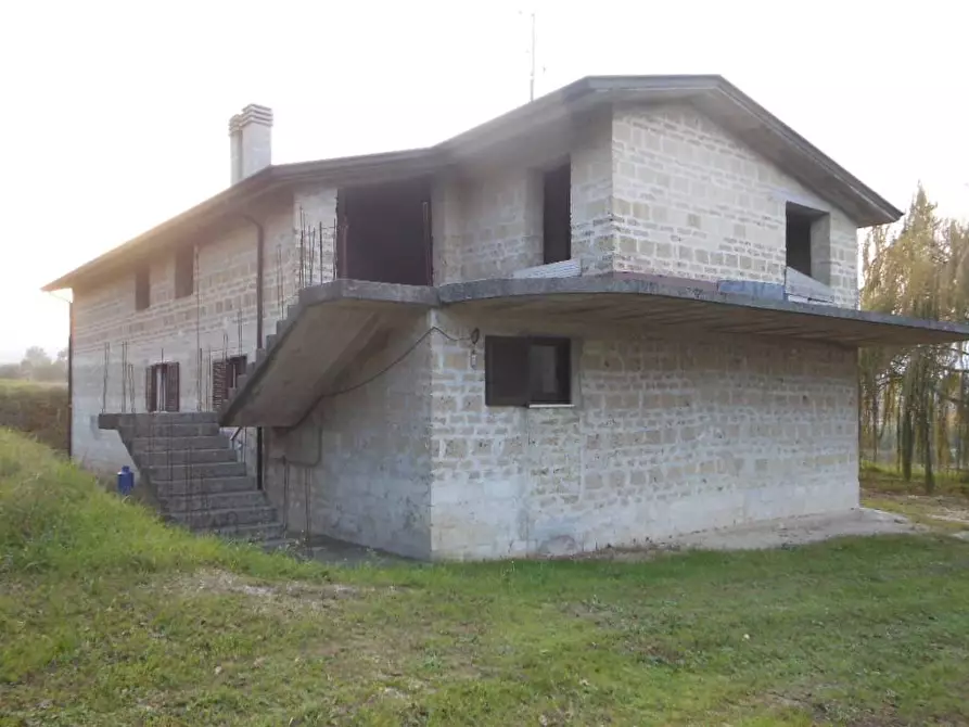 Immagine 1 di Casa indipendente in vendita  in VIA STAZIONE a Tora E Piccilli