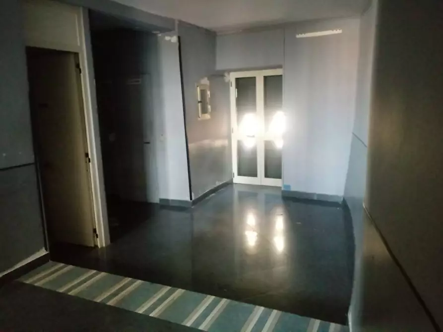 Immagine 3 di Negozio in vendita  in PIAZZA a Ailano