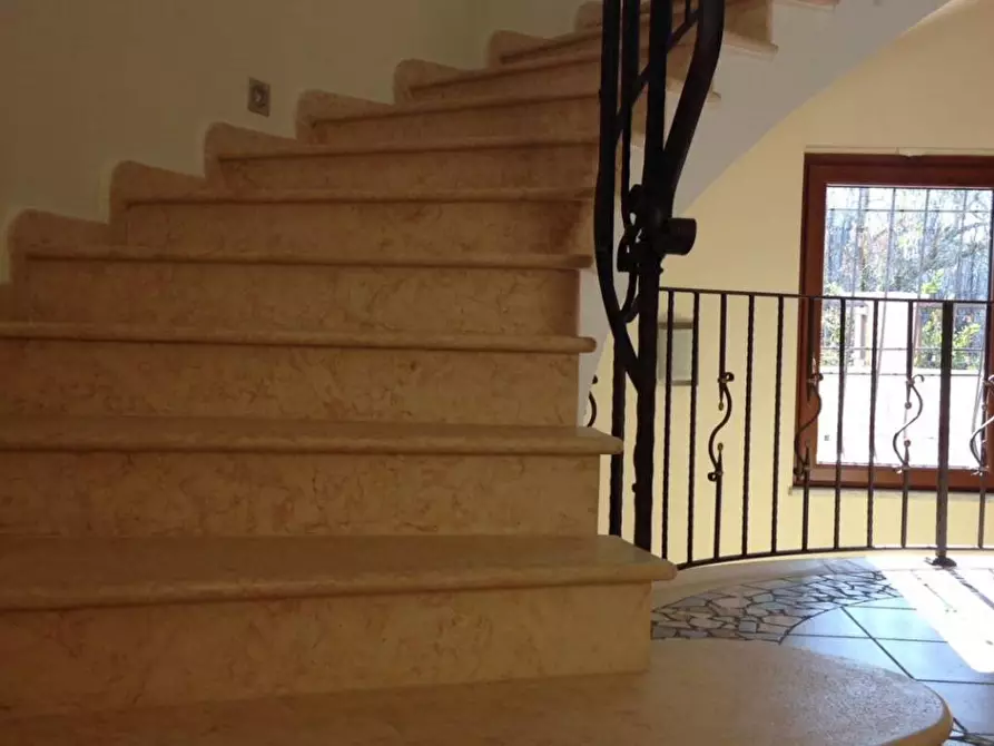 Immagine 7 di Villa in vendita  in Via Roma 83 a Marzano Appio