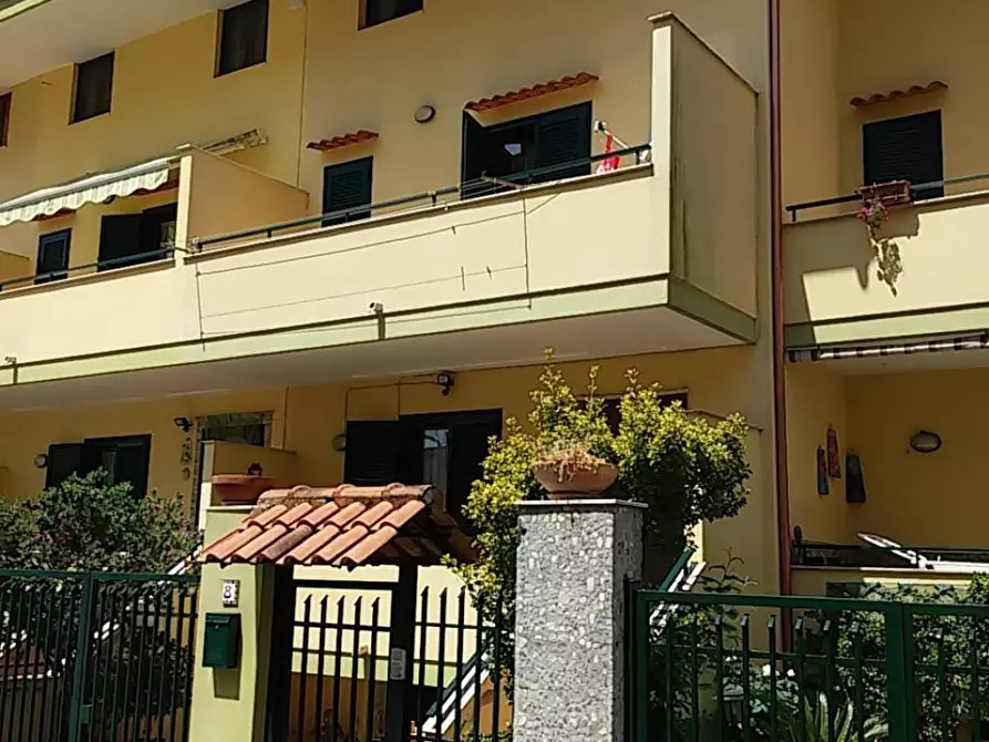 Immagine 2 di Villetta a schiera in vendita  in Via Alcide De Gasperi a Vairano Patenora