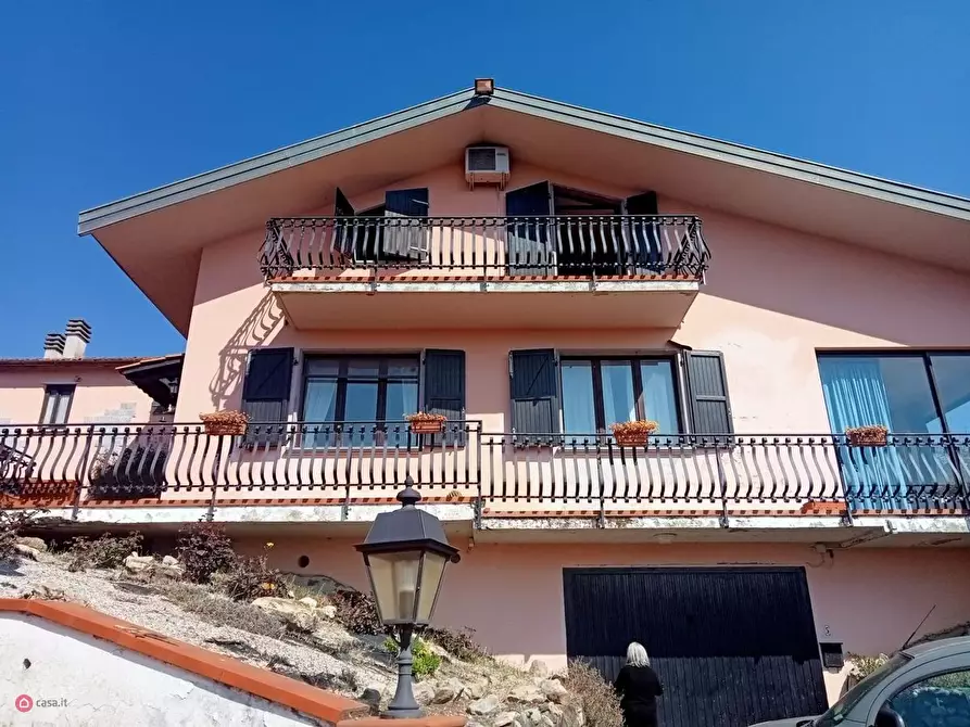 Immagine 1 di Villa in vendita  in tra la costa 5 a Podenzana