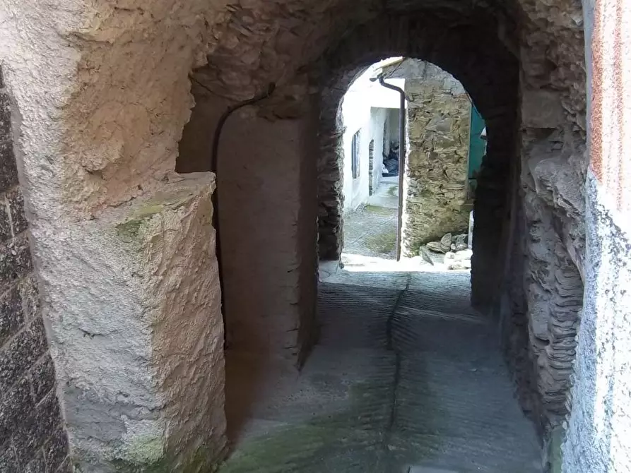 Immagine 10 di Casa bifamiliare in vendita  in Via Metti 6 a Podenzana