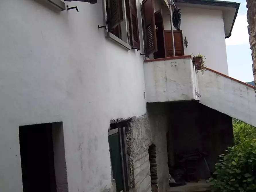 Immagine 5 di Casa bifamiliare in vendita  in Via Metti 6 a Podenzana