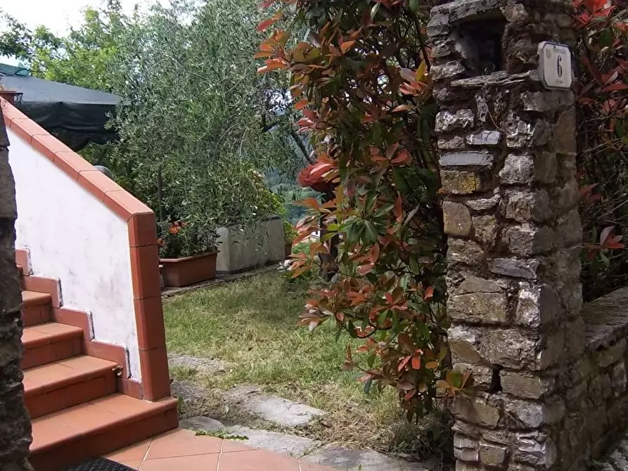 Immagine 8 di Casa bifamiliare in vendita  in Via Metti 6 a Podenzana