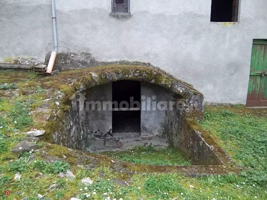 Immagine 10 di Appartamento in vendita  in Via Aia del Goggio a Villafranca In Lunigiana