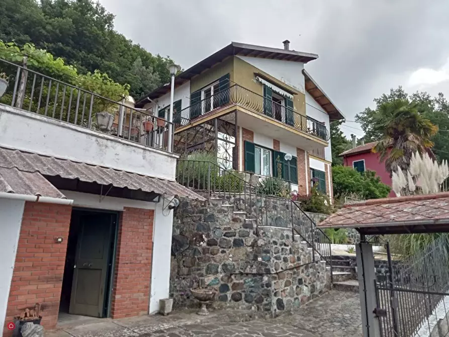 Immagine 3 di Villa in vendita  in Via Brigate Garibaldi 6 a Zignago