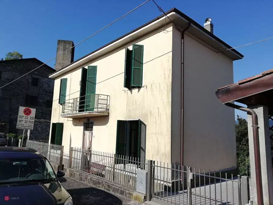 Immagine 1 di Casa indipendente in vendita  in Località Castiglione 19 a Bagnone