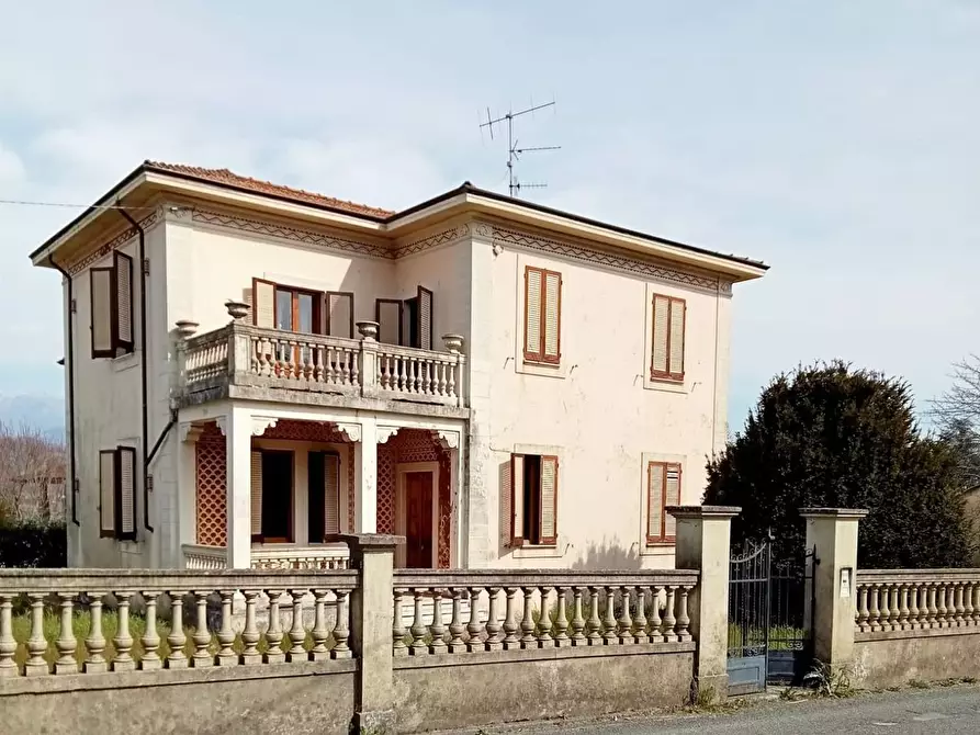 Immagine 1 di Villa in vendita  in Via Roma 212 a Tresana