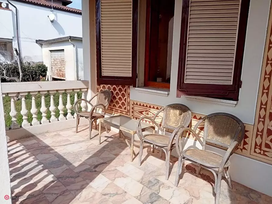 Immagine 13 di Villa in vendita  in Via Roma 212 a Tresana