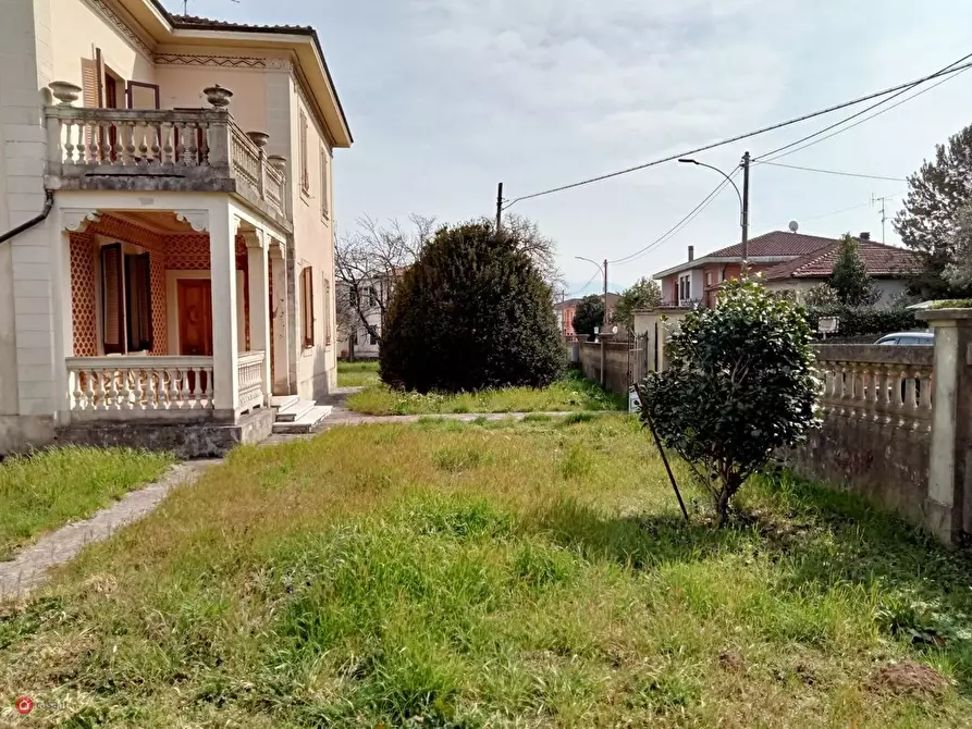 Immagine 4 di Villa in vendita  in Via Roma 212 a Tresana