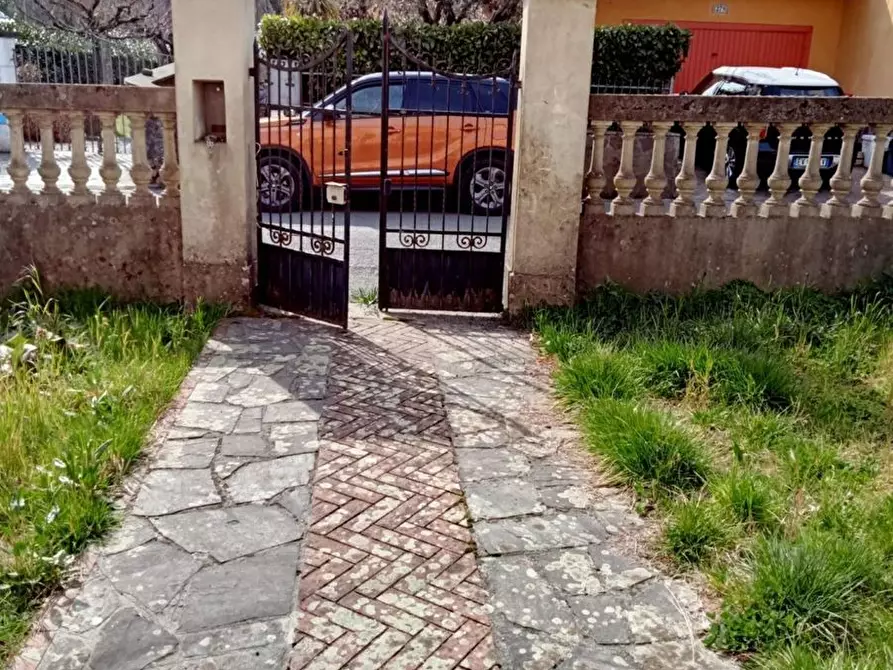 Immagine 7 di Villa in vendita  in Via Roma 212 a Tresana