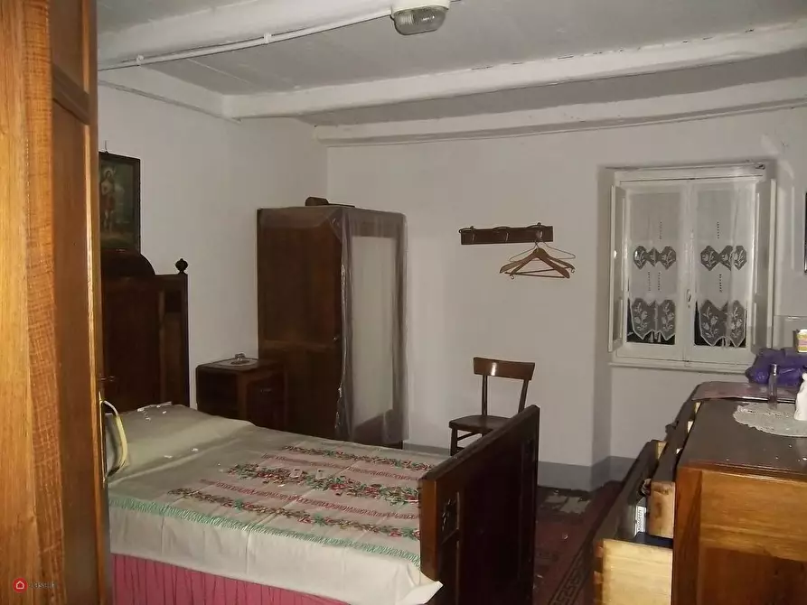 Immagine 12 di Casa bifamiliare in vendita  in dei piani a Zignago