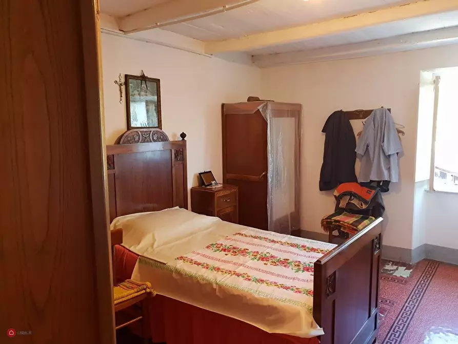 Immagine 14 di Casa bifamiliare in vendita  in dei piani a Zignago