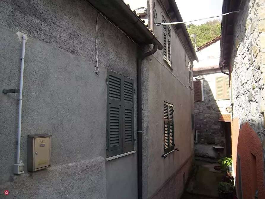 Immagine 4 di Casa bifamiliare in vendita  in dei piani a Zignago