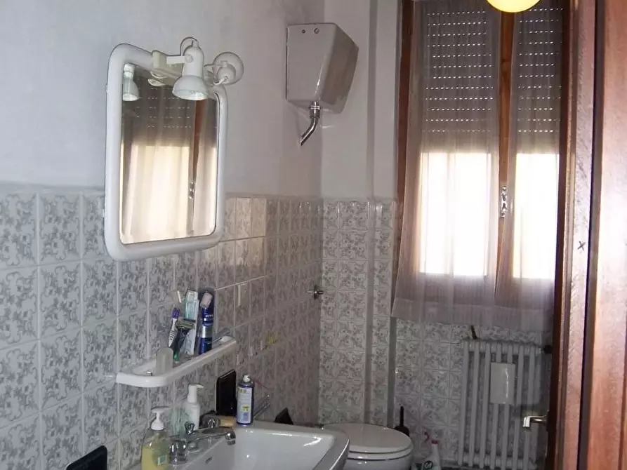 Immagine 8 di Appartamento in vendita  in Sforza 36 a Pontremoli