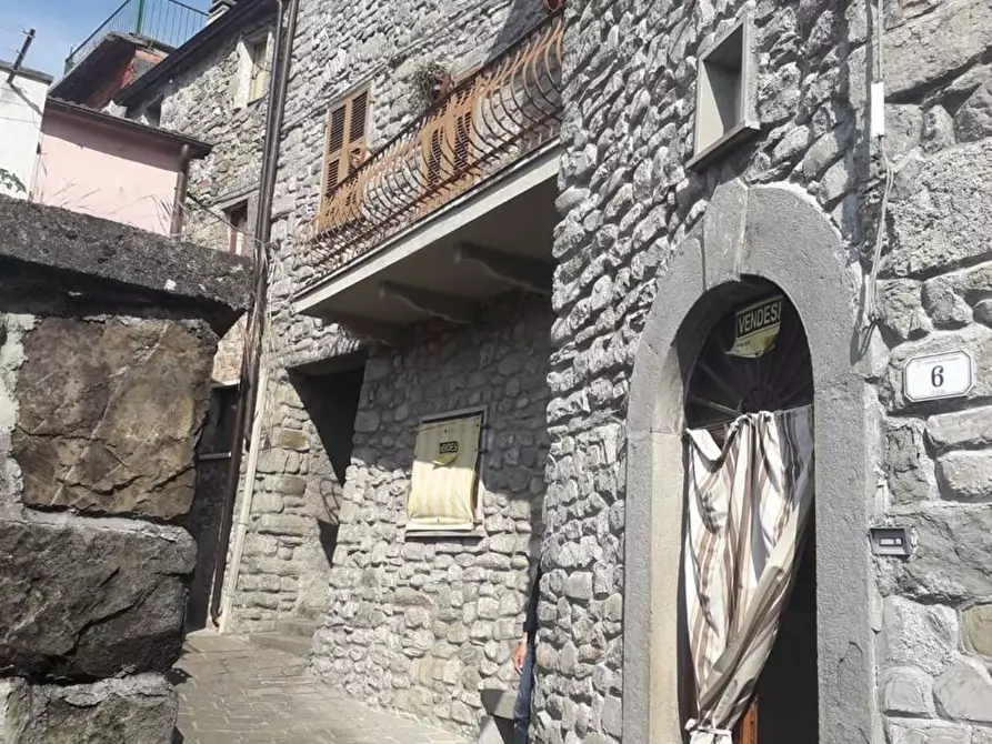 Immagine 5 di Casa indipendente in vendita  in Gassano a Fivizzano