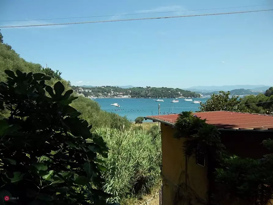 Immagine 15 di Casa indipendente in vendita  in palmaria a Portovenere