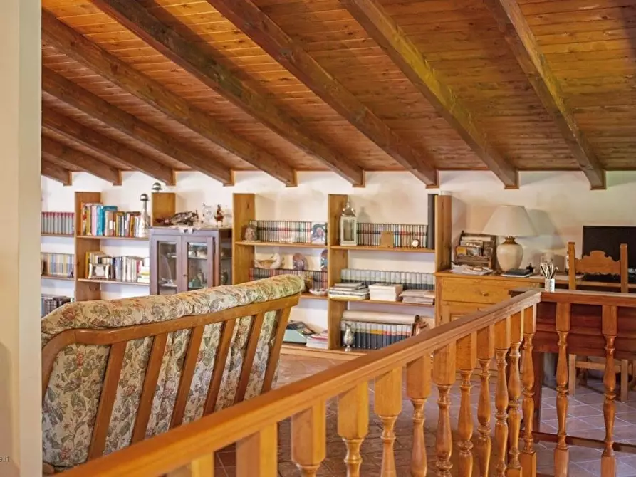 Immagine 8 di Villa in vendita  in serricciolo a Aulla