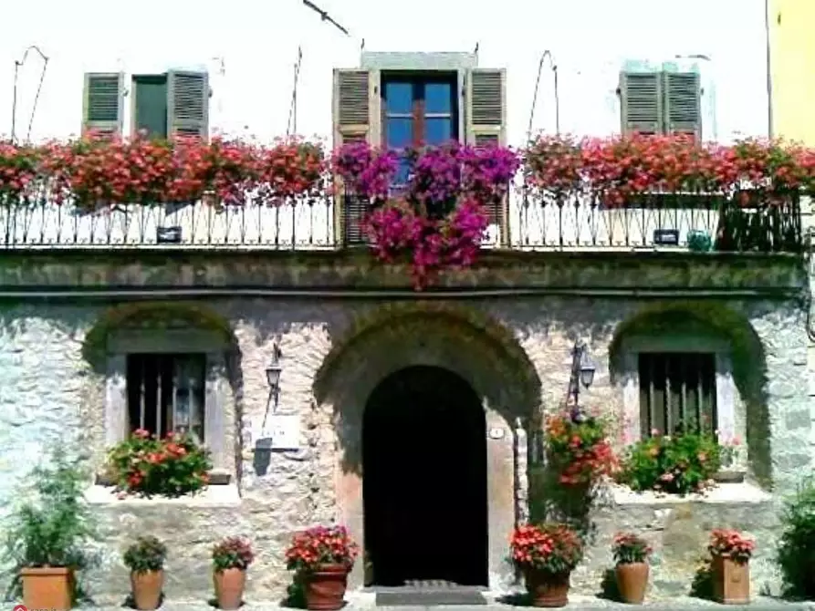 Immagine 1 di Casa indipendente in vendita  in Piazza Guglielmo Marconi a Bagnone