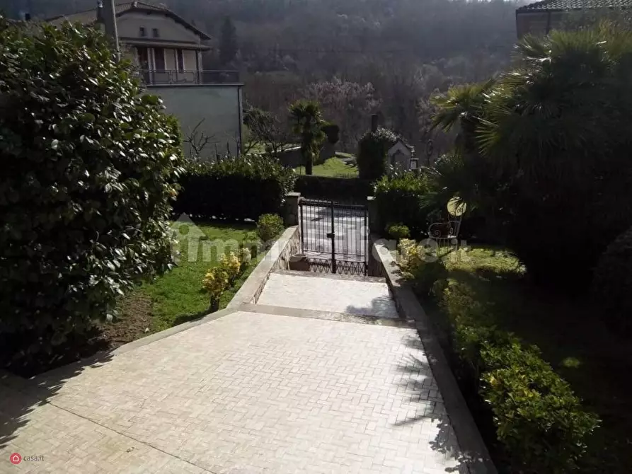 Immagine 4 di Villa in vendita  a Bagnone
