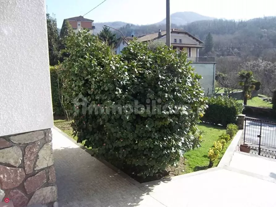 Immagine 7 di Villa in vendita  a Bagnone