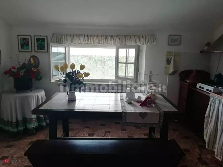 Immagine 10 di Villa in vendita  a Castelnuovo Magra