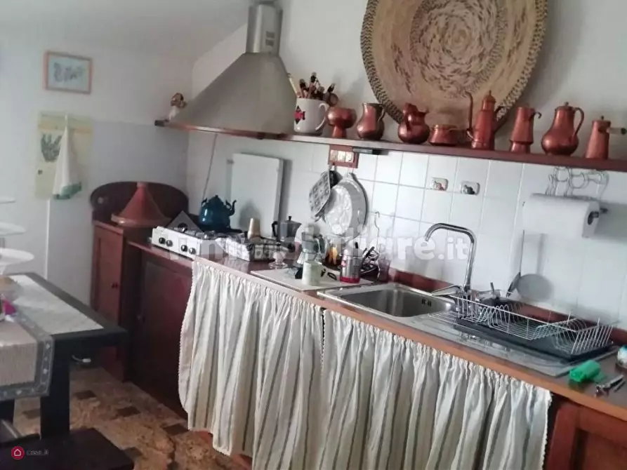 Immagine 11 di Villa in vendita  a Castelnuovo Magra