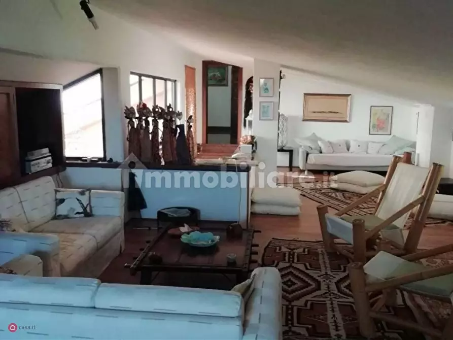 Immagine 16 di Villa in vendita  a Castelnuovo Magra