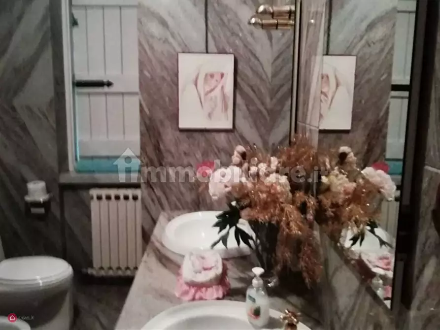 Immagine 18 di Villa in vendita  a Castelnuovo Magra