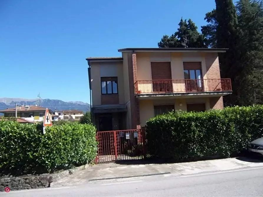 Immagine 1 di Casa bifamiliare in vendita  a Villafranca In Lunigiana