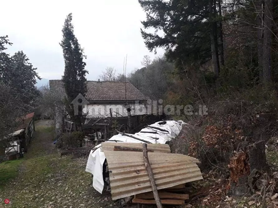 Immagine 10 di Villa in vendita  a Fivizzano