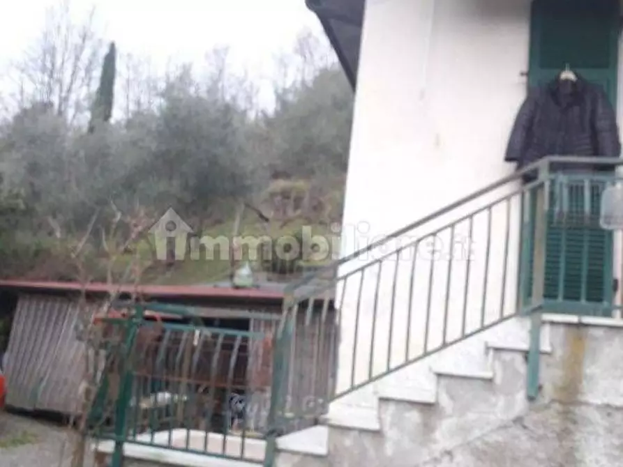 Immagine 2 di Villa in vendita  a Fivizzano