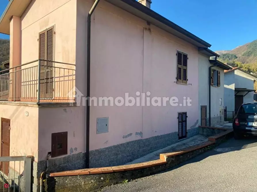 Immagine 3 di Villa in vendita  a Bagnone