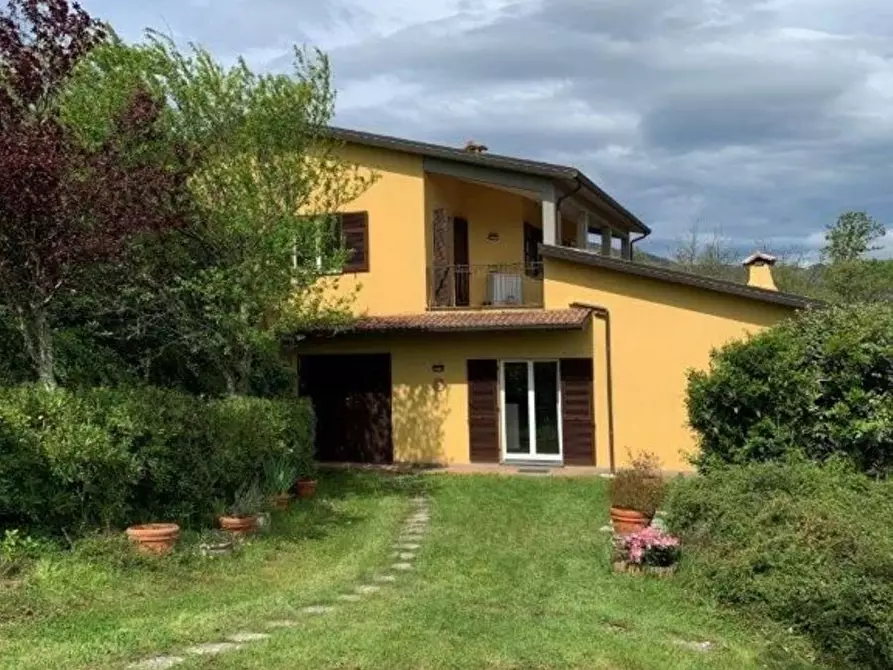 Immagine 1 di Villa in vendita  in Ziona a Carro