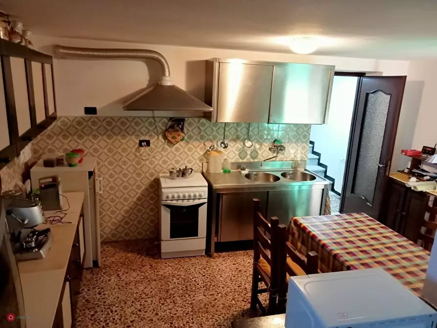 Immagine 14 di Appartamento in vendita  in Libertà 12 a Carro