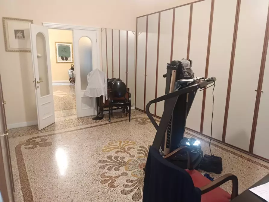 Immagine 4 di Appartamento in vendita  a Savona