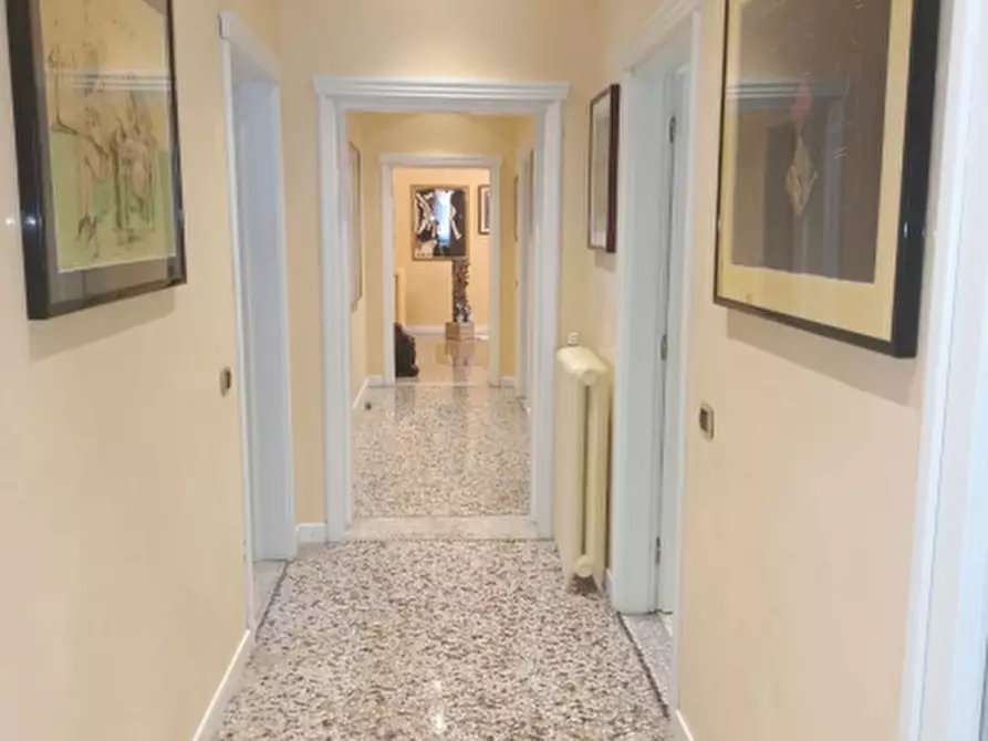 Immagine 18 di Appartamento in vendita  a Savona