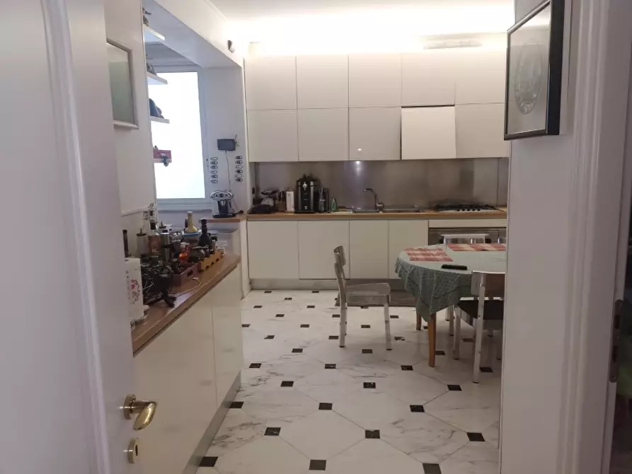 Immagine 10 di Appartamento in vendita  a Savona