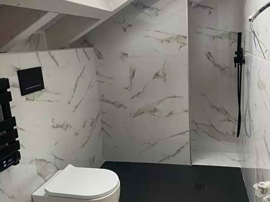 Immagine 5 di Appartamento in vendita  in VIA ACCINELLI a Varazze