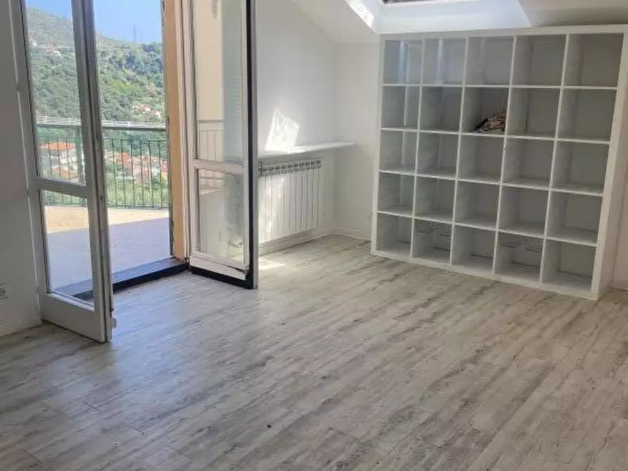 Immagine 8 di Appartamento in vendita  a Varazze