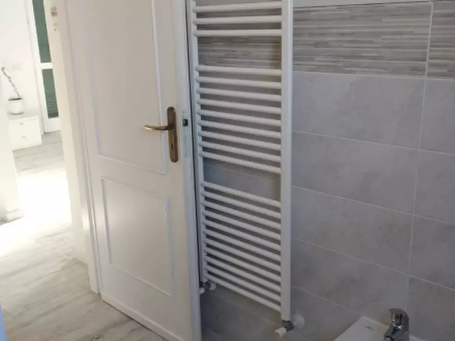 Immagine 18 di Appartamento in vendita  a Varazze