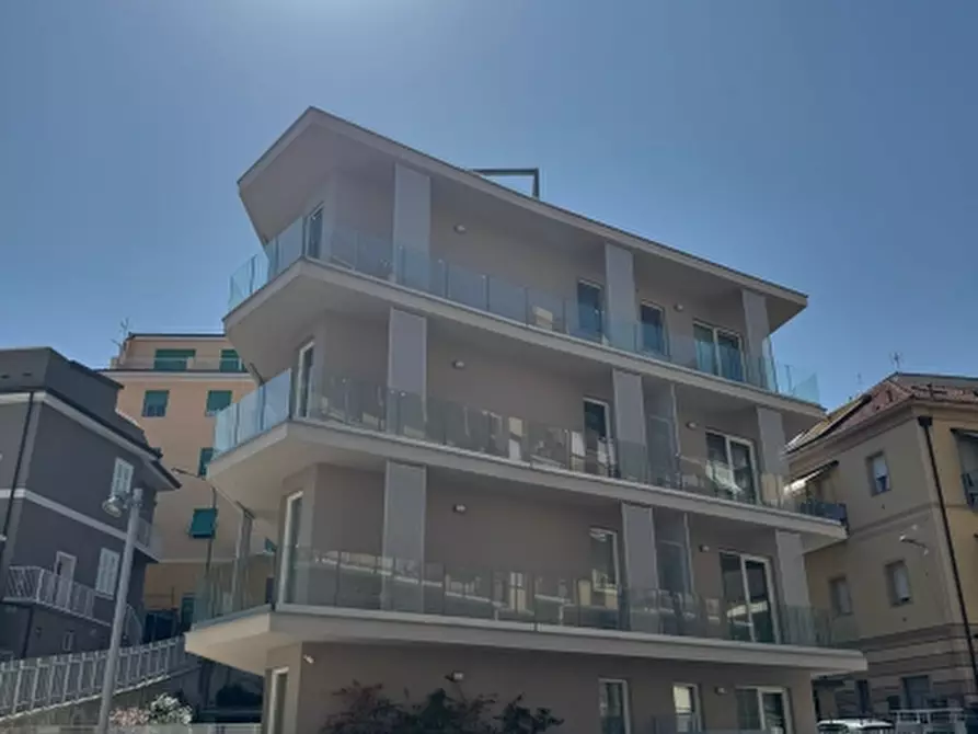 Immagine 26 di Appartamento in vendita  a Varazze