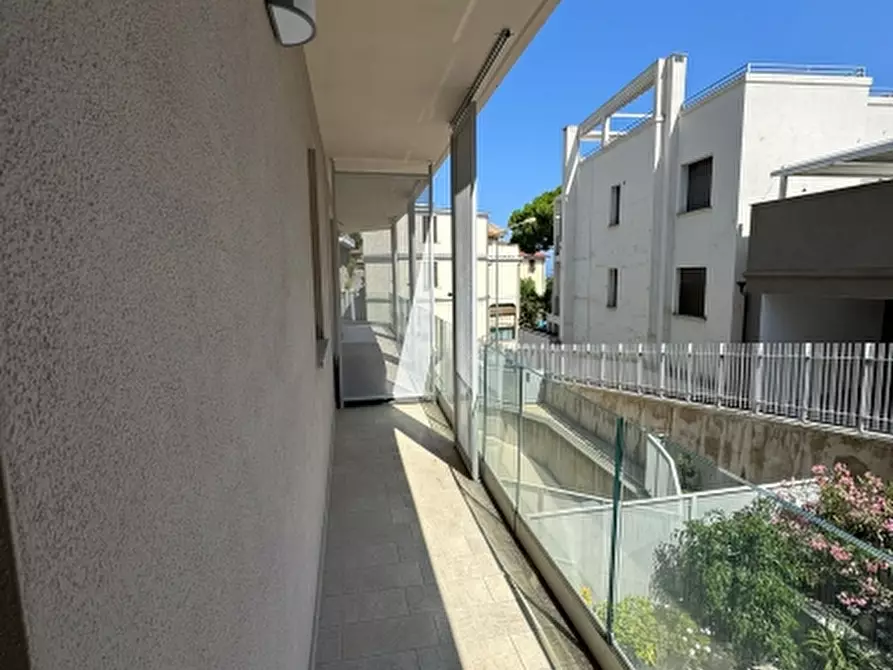 Immagine 1 di Appartamento in vendita  a Varazze