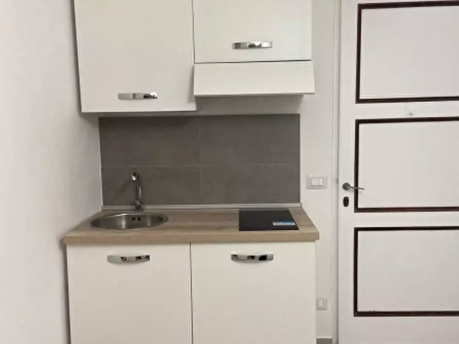 Immagine 8 di Monolocale in vendita  a Varazze