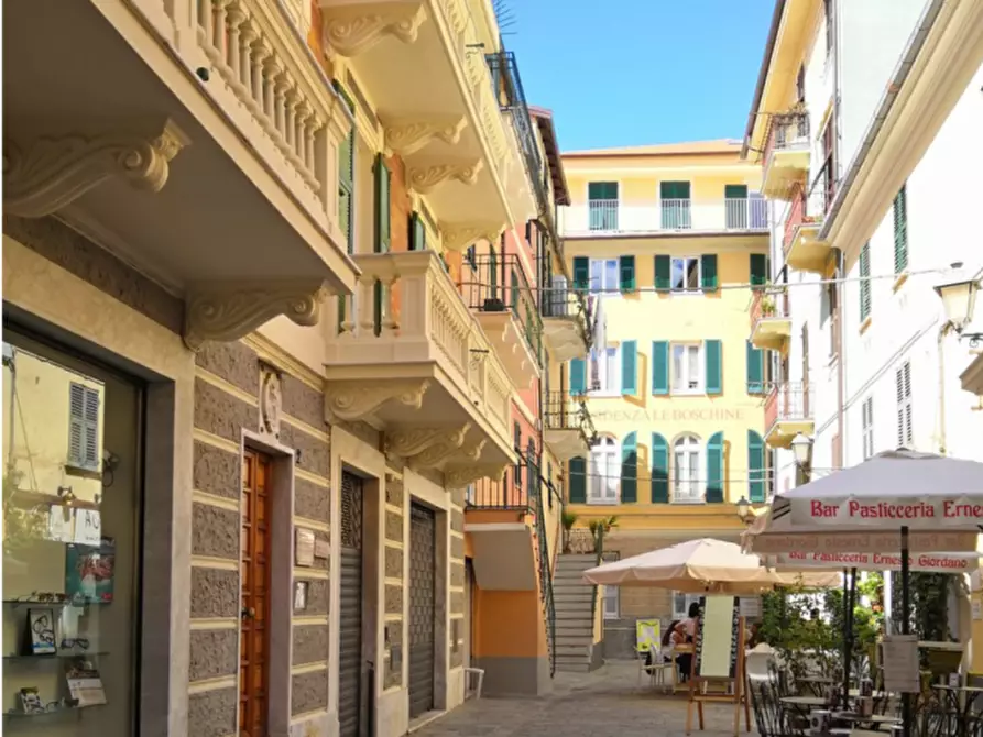 Immagine 5 di Appartamento in vendita  a Varazze